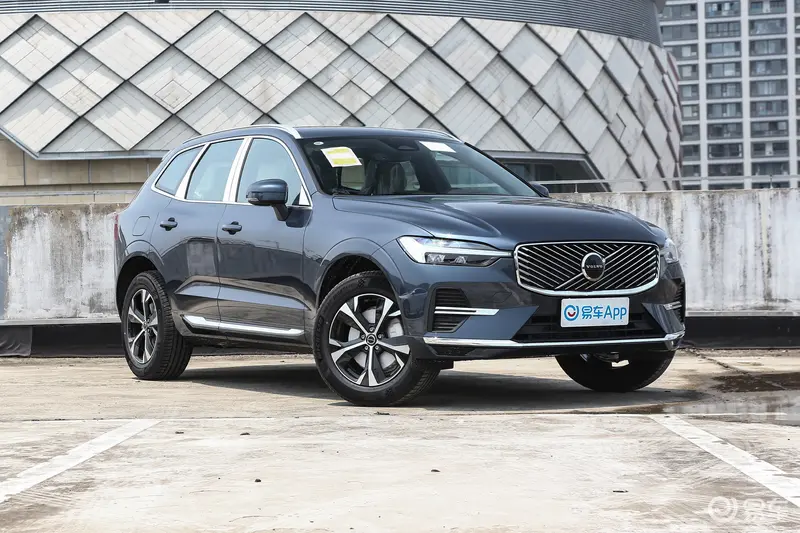 该车配备时尚简洁的仪表